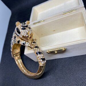 High-End Tiger Braclete